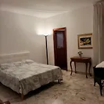 Casa Del Grillo In Centro E Nei Pressi Del Mare